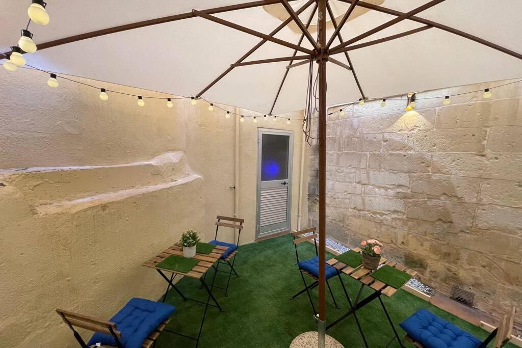 2 Bed Apt In Heart Of St Julians - 5Min From Seafront Saint Julian's Luaran gambar