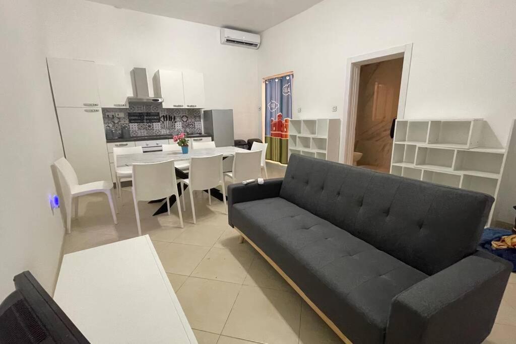 2 Bed Apt In Heart Of St Julians - 5Min From Seafront Saint Julian's Luaran gambar